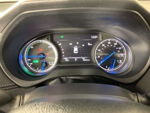 Used 2024 Toyota Venza LE AWD/4WD image 19
