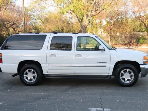 Used 2004 GMC Yukon XL SLT w/ Preferred Equipment Group image 7