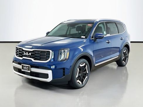 New 2025 Kia Telluride S image 3