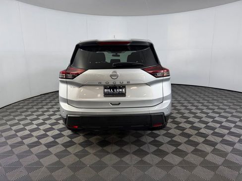 Used 2025 Nissan Rogue SV FWD image 9