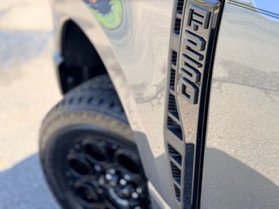 New 2026 Ford F250 Lariat w/ Black Appearance Package