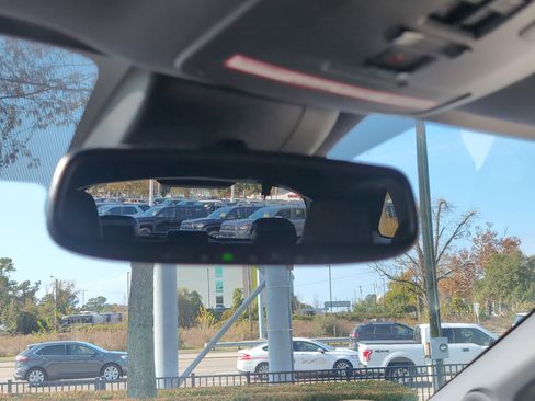 Certified 2023 Toyota Sienna Platinum image 27