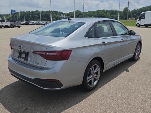 Used 2024 Volkswagen Jetta SE FWD image 7
