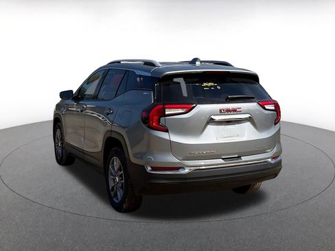 Used 2024 GMC Terrain SLT image 14