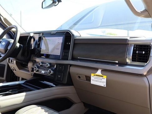 Used 2025 Ford F350 Platinum w/ Platinum Plus Package AWD/4WD image 35