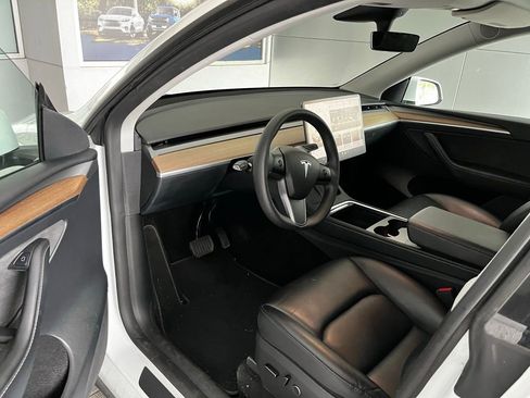 Used 2023 Tesla Model Y Long Range image 13