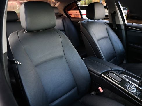 Used 2011 BMW 528i Sedan image 18