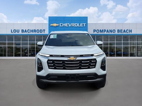 Used 2025 Chevrolet Equinox LT image 2
