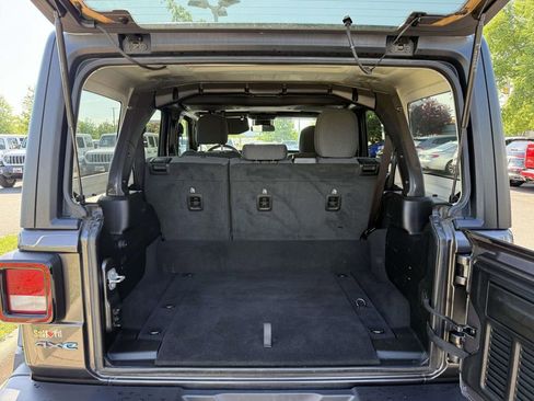Used 2024 Jeep Wrangler Unlimited AWD/4WD image 33