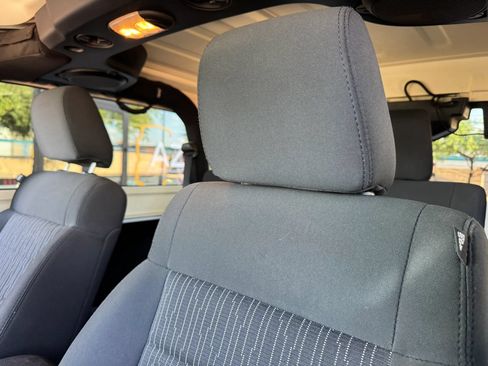 Used 2011 Jeep Wrangler Rubicon w/ PWR Convenience Group AWD/4WD image 15