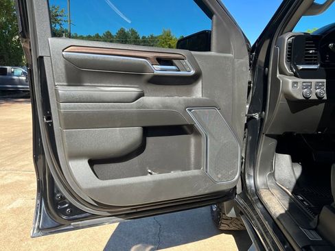 Used 2022 Chevrolet Silverado 1500 LT Trail Boss image 11