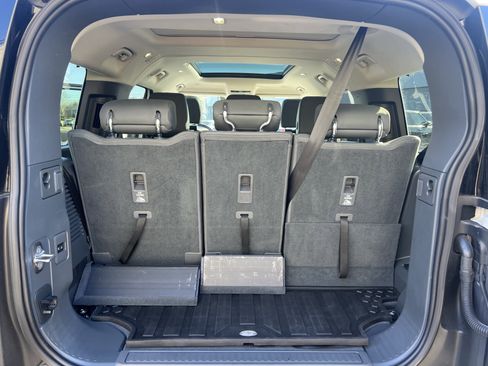 Certified 2024 Land Rover Defender 130 X-Dynamic SE image 35