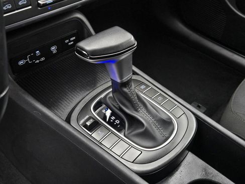 Used 2024 Hyundai Kona SEL image 17