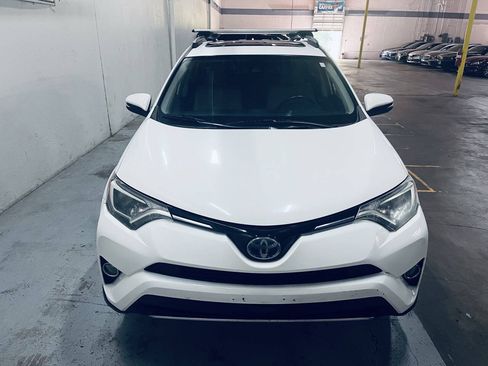 Used 2017 Toyota RAV4 XLE AWD/4WD image 3