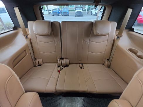 Used 2017 Cadillac Escalade Platinum AWD/4WD image 26
