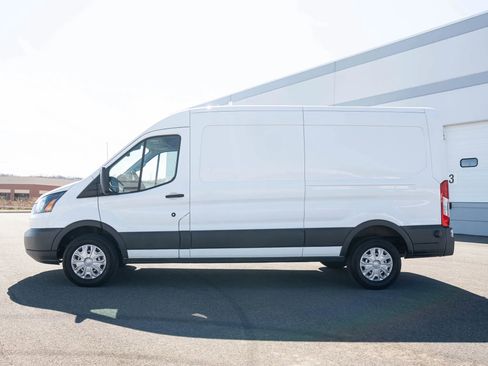 Used 2016 Ford Transit 250 Medium Roof w/Sliding Side Doo image 3