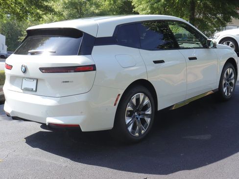 New 2026 BMW iX xDrive60 image 7