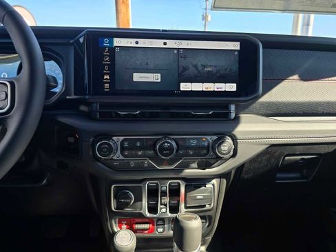New 2025 Jeep Gladiator Rubicon w/ Convenience Group image 12