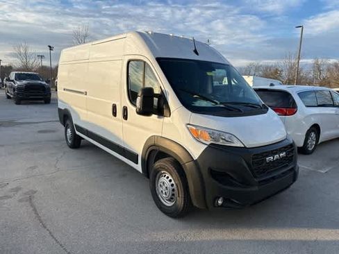 Used 2024 RAM ProMaster 2500 w/ Convenience Group image 20
