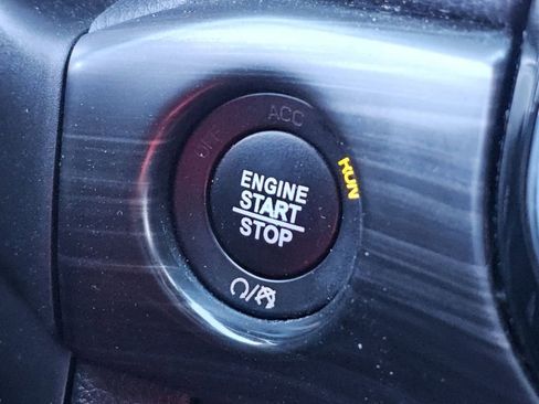 Used 2020 Jeep Grand Cherokee Altitude image 17