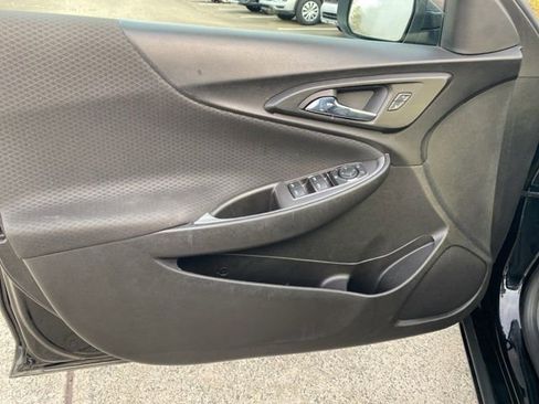 Used 2017 Chevrolet Malibu LS image 17