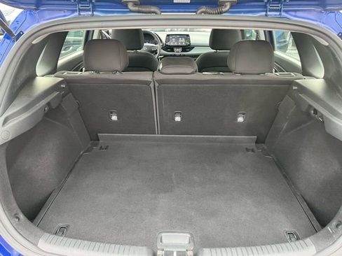 Used 2019 Hyundai Elantra GT image 17