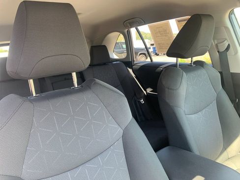 Used 2025 Toyota RAV4 XLE image 19