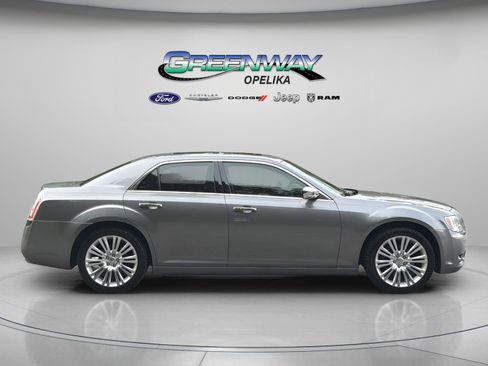 Used 2011 Chrysler 300 C image 15