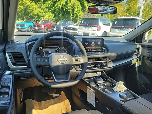 New 2026 Nissan Rogue SV w/ SV Premium Package AWD/4WD image 14