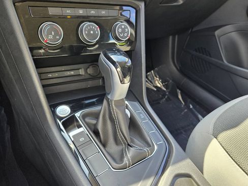 Certified 2024 Volkswagen Taos S FWD image 19