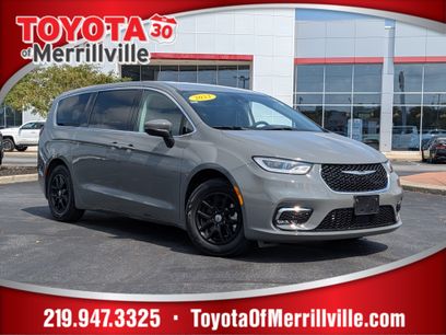 Used 2023 Chrysler Pacifica Touring-L