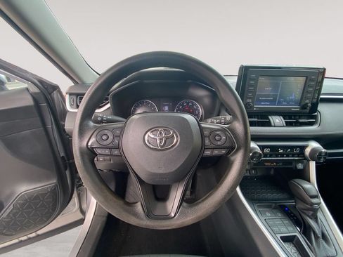 Used 2022 Toyota RAV4 XLE AWD/4WD image 12