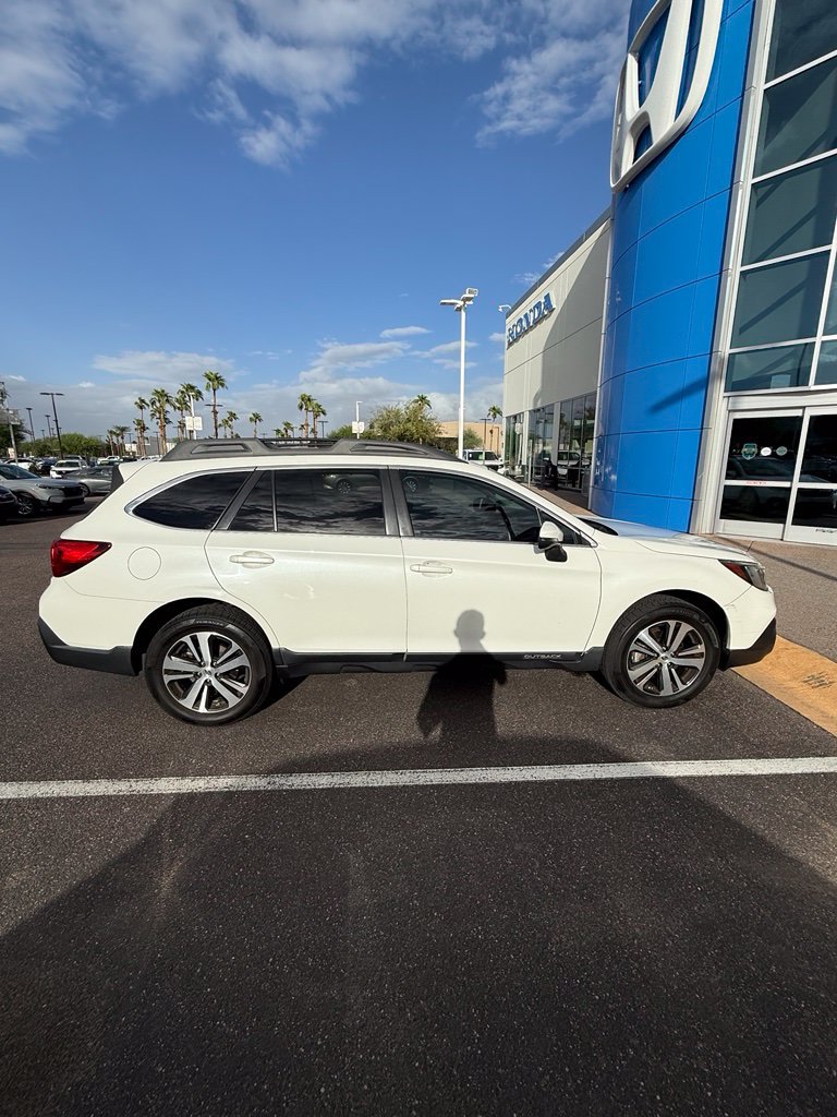 Used 2019 Subaru Outback 3.6R Limited AWD/4WD image 4