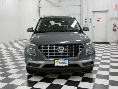 Used 2025 Hyundai Venue SEL image 8