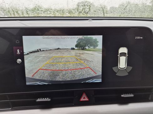 Used 2025 Kia Sportage EX FWD image 15