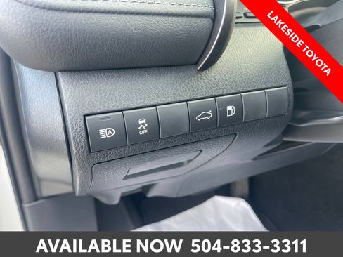 Used 2018 Toyota Camry XSE FWD image 24