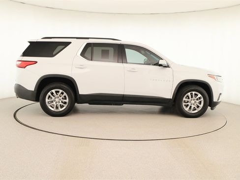 Used 2020 Chevrolet Traverse LT image 8