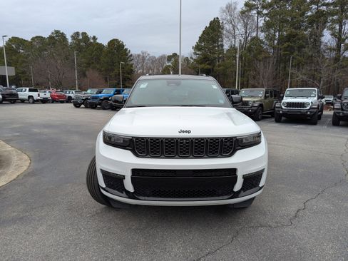 Certified 2023 Jeep Grand Cherokee L Summit w/ Advanced Protech Group IV image 2