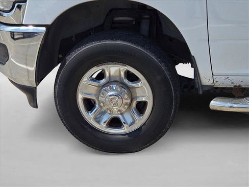 Used 2021 RAM 2500 Tradesman w/ Chrome Appearance Group AWD/4WD image 5
