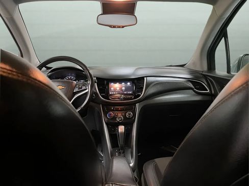 Used 2019 Chevrolet Trax LT w/ LT Convenience Package AWD/4WD image 22