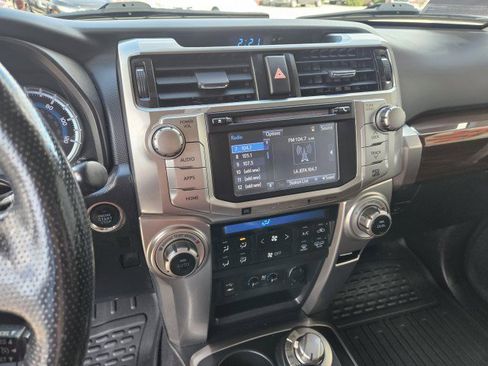Used 2015 Toyota 4Runner Limited image 19