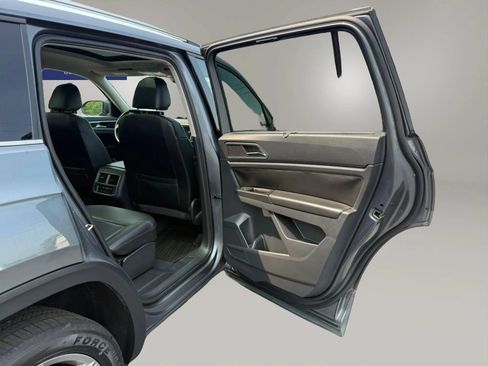 Used 2018 Volkswagen Atlas SEL w/ R-Line Package FWD image 36