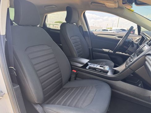 Used 2019 Ford Fusion SE image 27