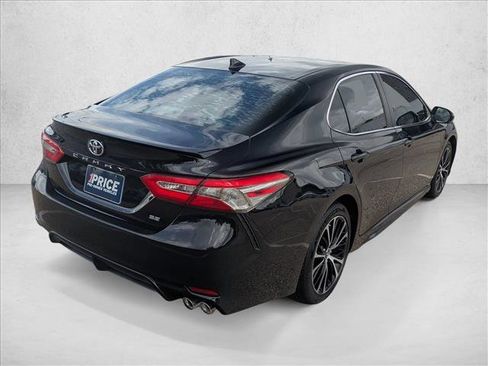 Used 2019 Toyota Camry SE w/ Convenience Package FWD image 5