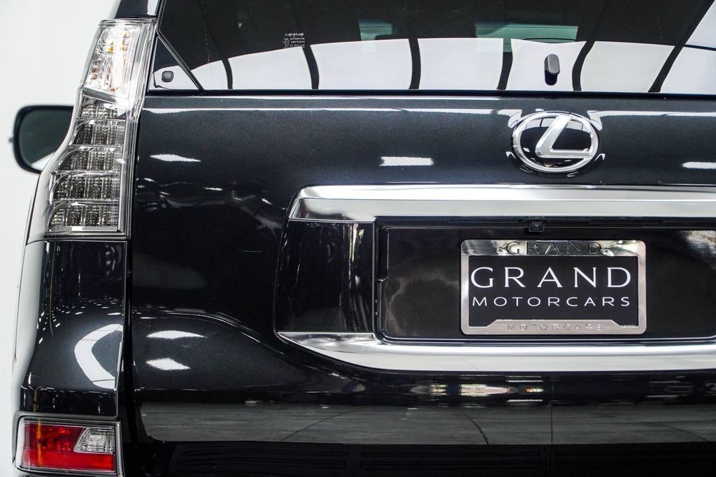 Used 2023 Lexus GX 460 Premium w/ Premium Package AWD/4WD image 18