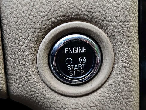 Used 2019 Ford Taurus Limited FWD image 14