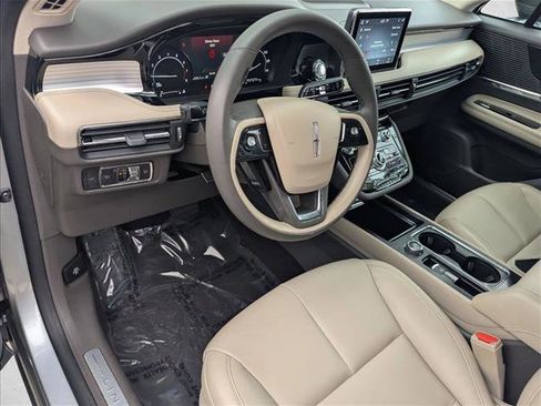 Used 2021 Lincoln Corsair FWD image 10