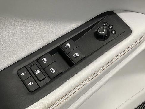 New 2026 Jeep Cherokee Limited image 32