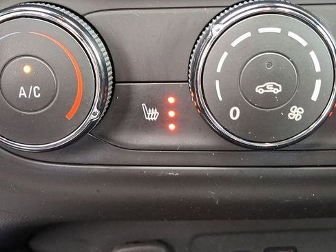 Used 2024 Chevrolet Trax RS w/ Driver Confidence Package image 32