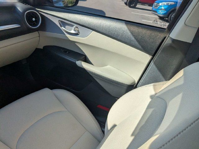 Used 2023 Kia Forte LXS w/ LXS Technology Package FWD image 13